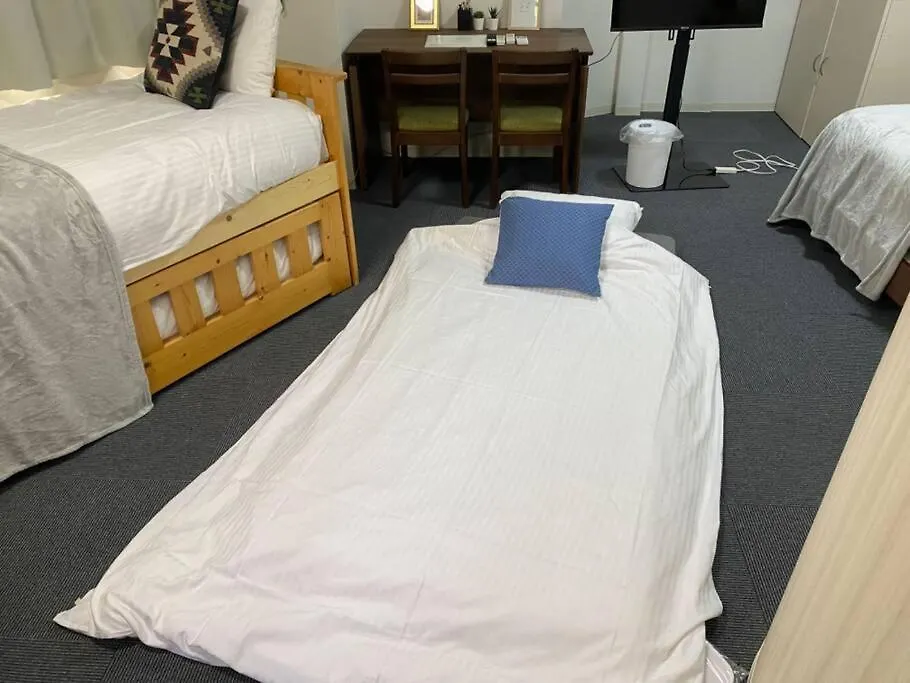 New! Near Kishisato St- 1 Building Rent -3 Rooms 8 People Osaka Giappone