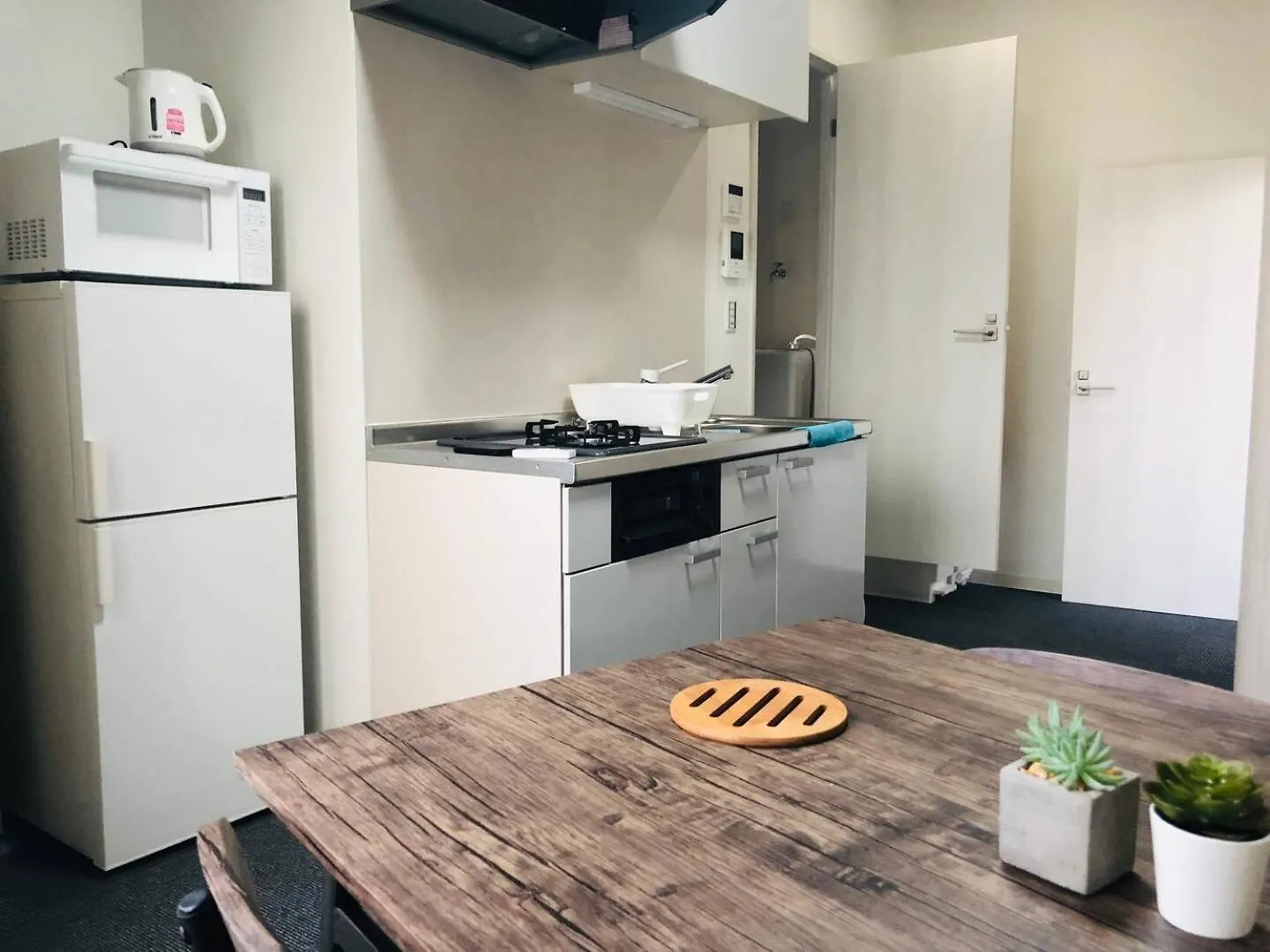 New! Near Kishisato St- 1 Building Rent -3 Rooms 8 People Osaka